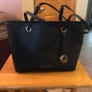 Medium  Michael Kors tote